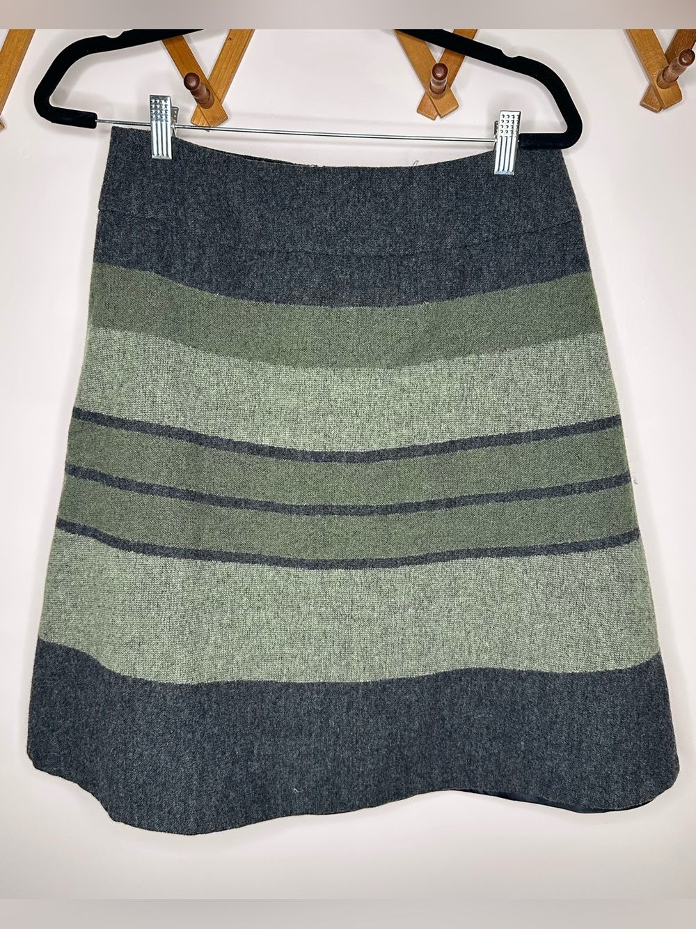 Vintage 90s Pendelton Pure Virgin Wool Green Gray Striped A-Line Skirt / size 10